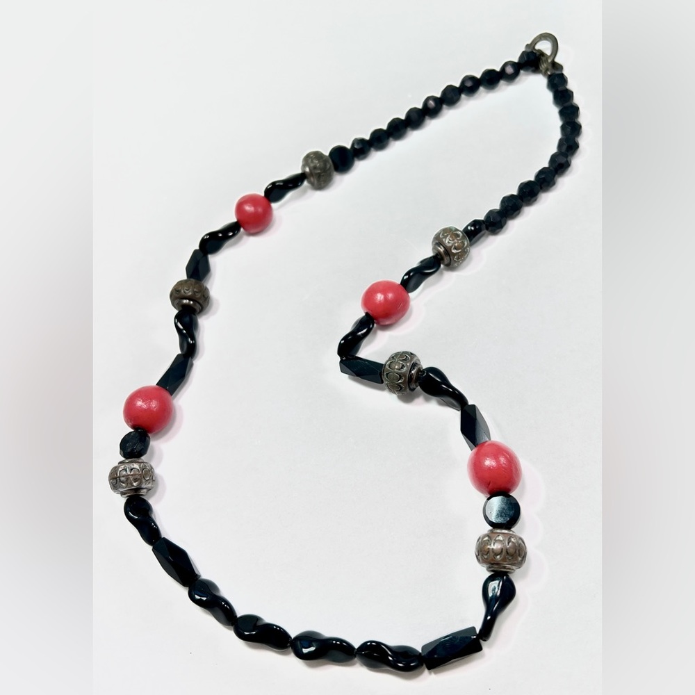 Vintage Art Deco / Y2K Gothic Style Black Red Silver Tone Beaded Necklace